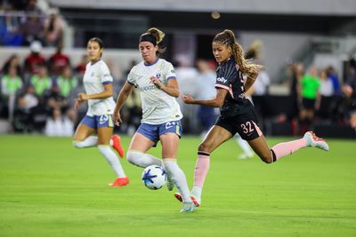 Angel City FC Powers Past Seattle Reign 3-1 in Crucial NWSL Playoff Push