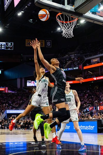 Liberty Outlast Valkyries in Thriller Behind Ionescu’s Heroics